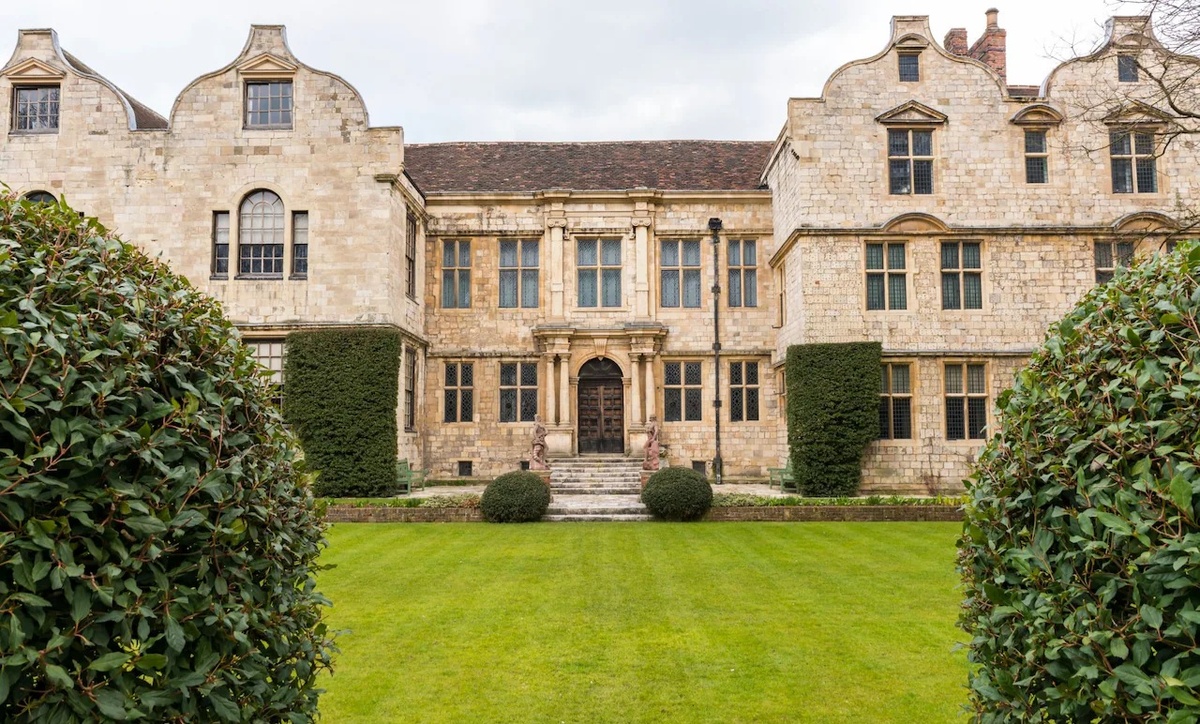 Дом казначея в Йорке считается одним из самых посещаемых призраками в Европе. Источник: редакция iStock.