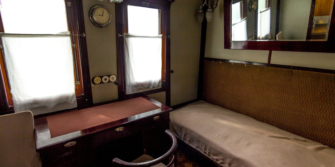 Секретный поезд Сталина: как выглядел «Кремль на колёсах» и куда на нем ездили