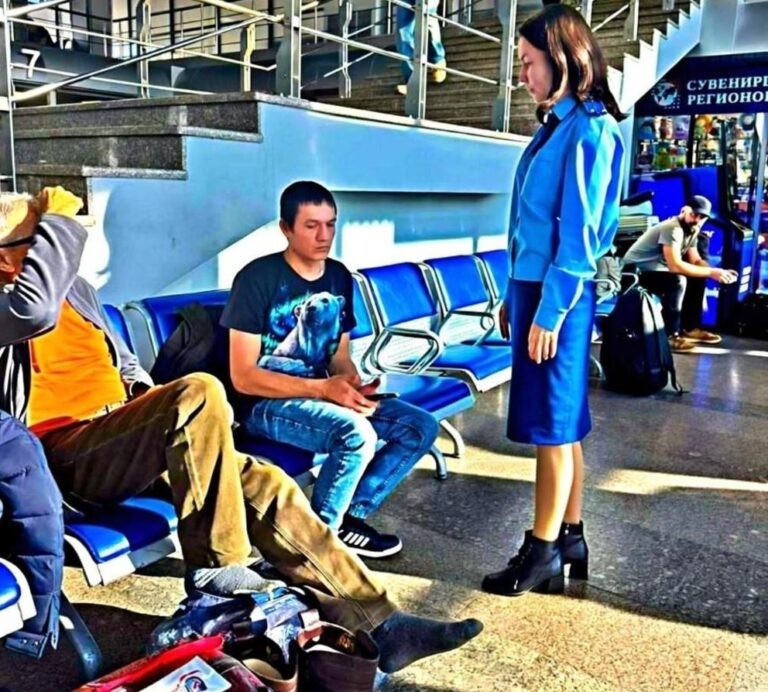    Транспортная прокуратура контролирует соблюдение прав пассажиров, ожидающих в аэропорту Оренбурга Мария Чалкина