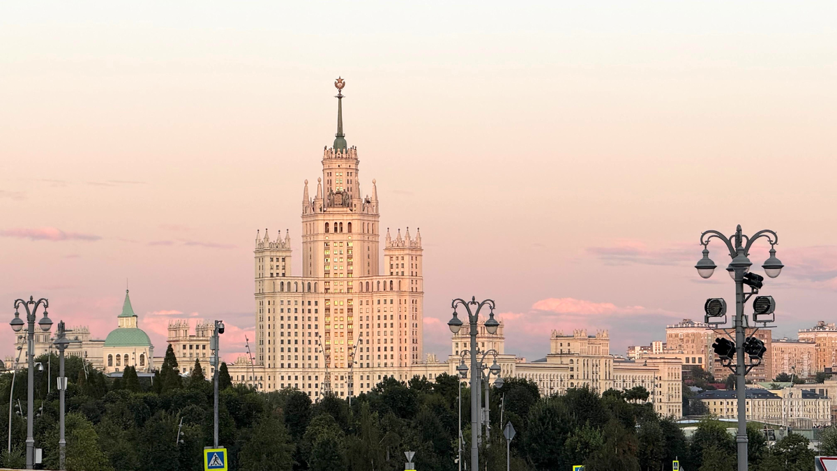 Высотка на Котельнической набережной