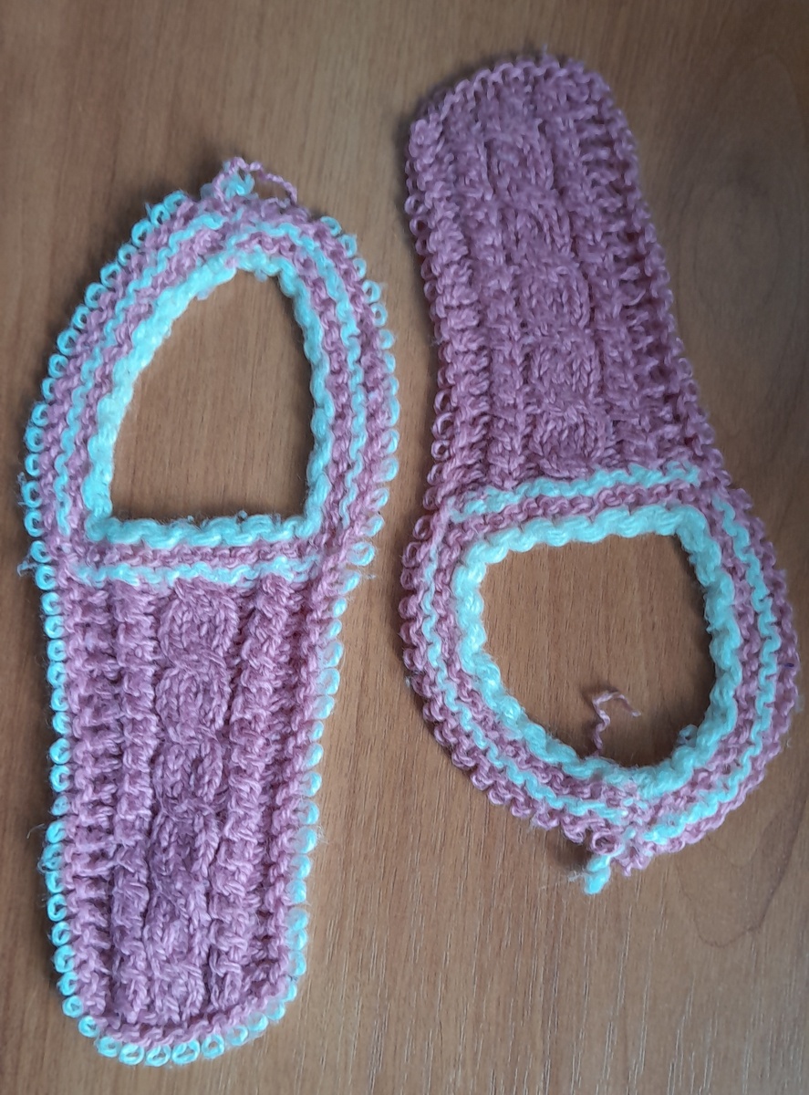 Верхняя часть следочков, открытые петли , осталось только доделать...