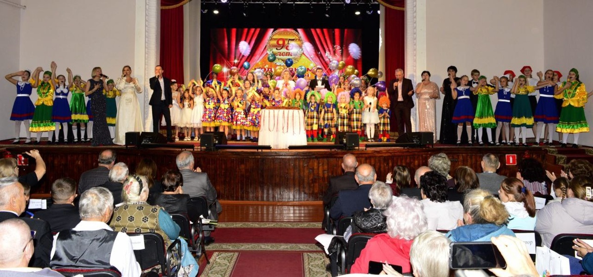    95 лет в ритме века: городской Дом культуры Кореновска отмечает юбилей
