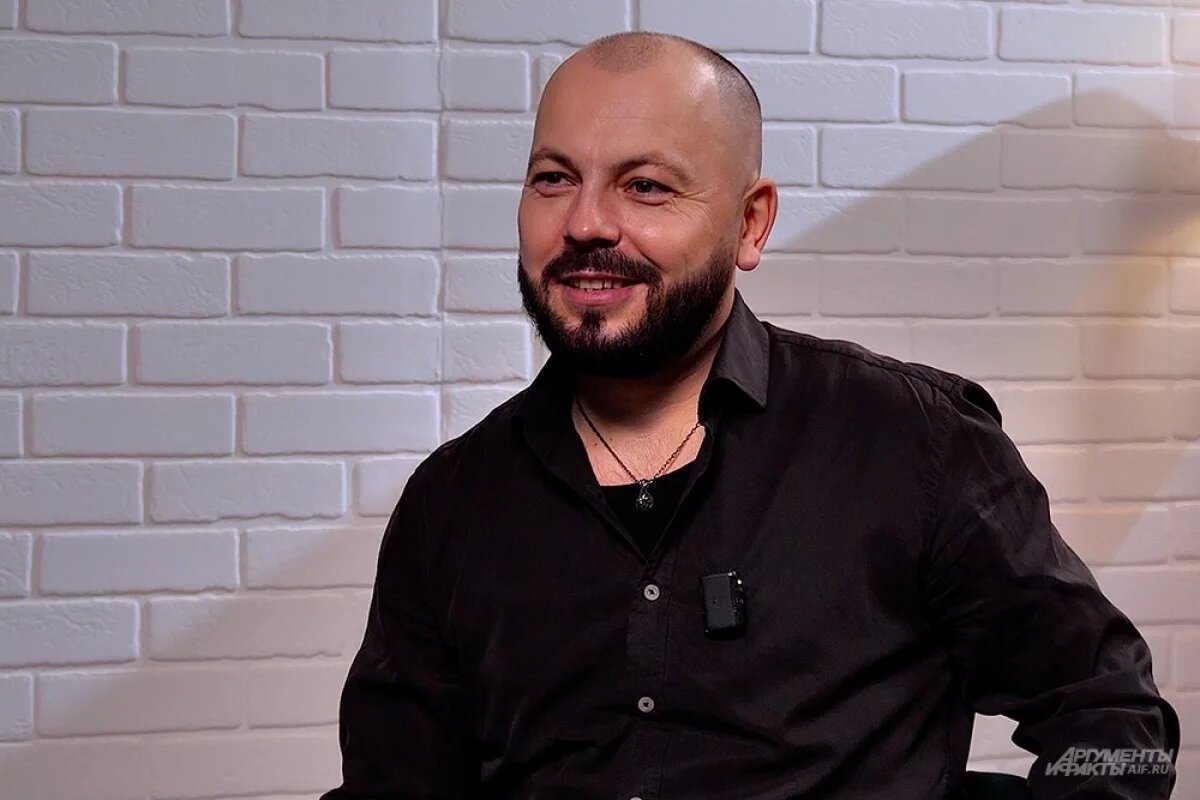    «Артист из народа». Так часто говорят о Ярославе Сумишевском. И это правда.