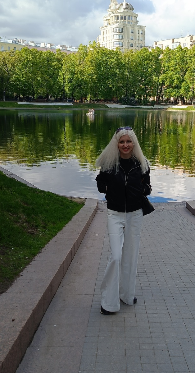 Вот когда можно гулять без зонтика и видеть зелёную травку то тогда топ 😁