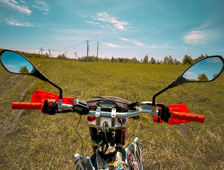 Хочешь сделать ребёнку «крутой» подарок? Сначала прочти это. История о питбайках, которые покупают за хорошие оценки.