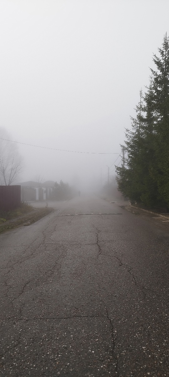 А там, если присмотреться человек идёт, как потом оказалось