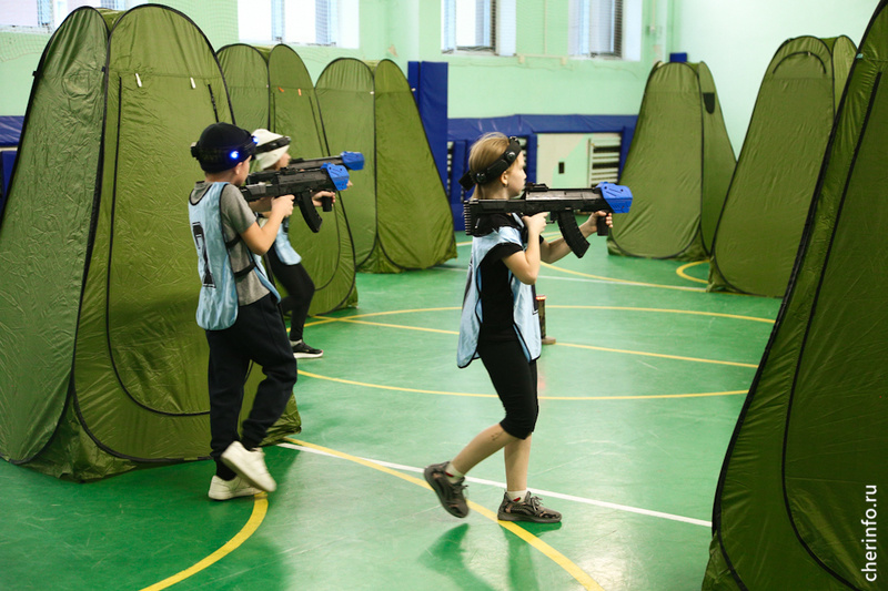    Сборы для младших членов "Юнармии" прошли в школе № 23. Участвовало 24 команды по семь человек в каждой.