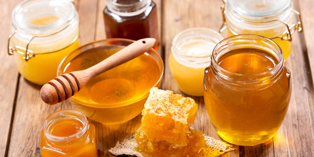 Чем полезен и опасен натуральный мёд: плюсы и минусы, а также важные моменты