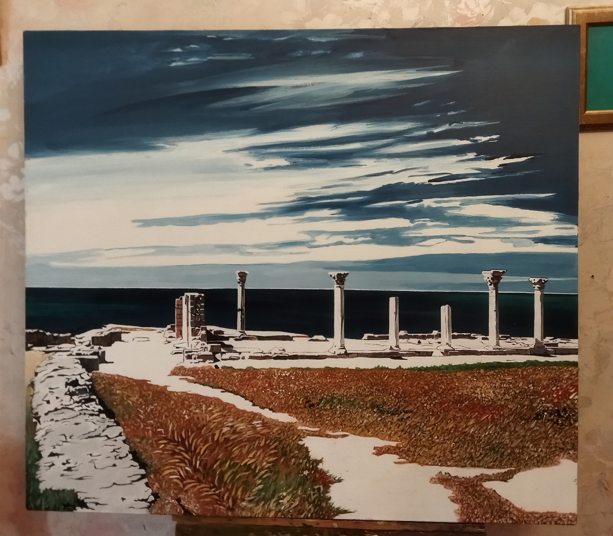 "Херсонес Таврический" год основания 5 век до н. э. Ветра, дожди, грозы, штормы, Колонны замерли в неподвижной стоической форме!