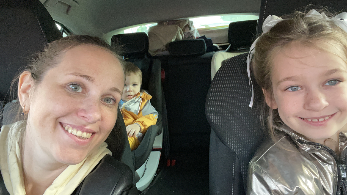 А здесь мы куда-то едем. Уже не помню куда