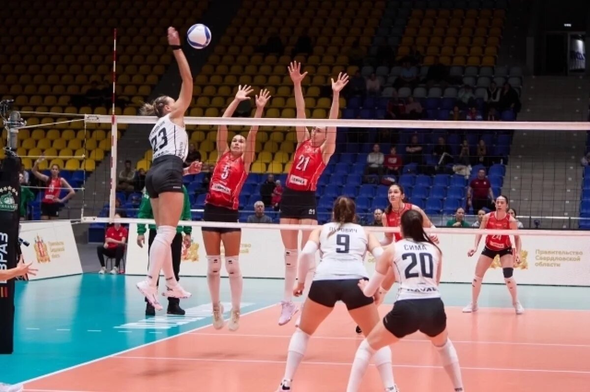    Волейболистки «Уралочки» одержали третью победу на домашней арене
