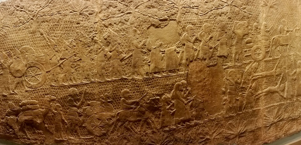 Иудеи из Лахиша, уводимые ассирийской армией. Фрагмент панели «Осада Лахиша». Источник первоначальной необработанной иллюстрации: en.wikipedia.org