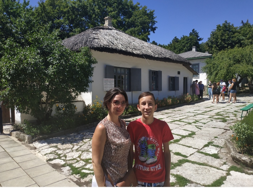 В этом домике жил и работал Михаил Юрьевич в последние месяцы и дни своей жизни. Сюда же его привезли после дуэли. Пятигорск