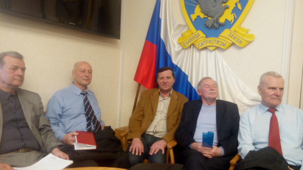 Заседание фракции. Советники в "красном углу".