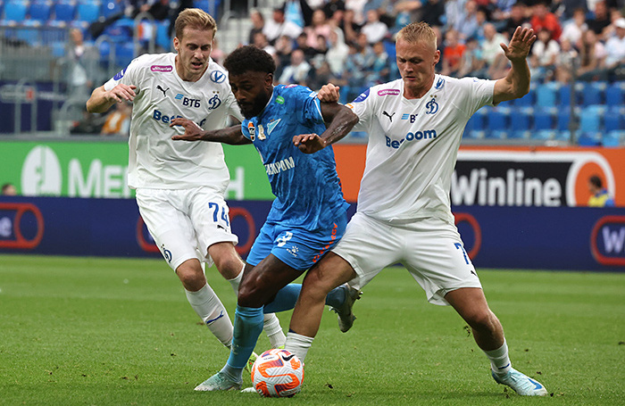    Маркус Вендел (в центре).Александр Демьянчук/ТАСС