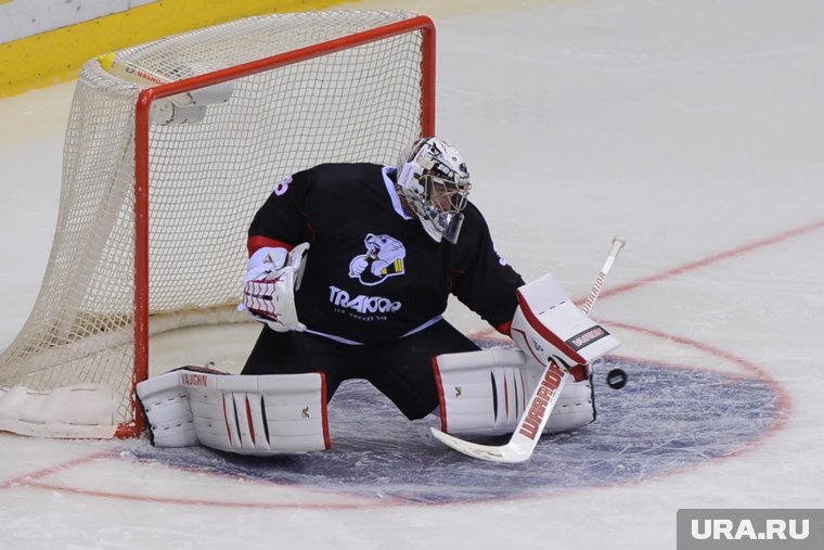     «Трактор» встретился на домашней ледовой арене с сибиряками