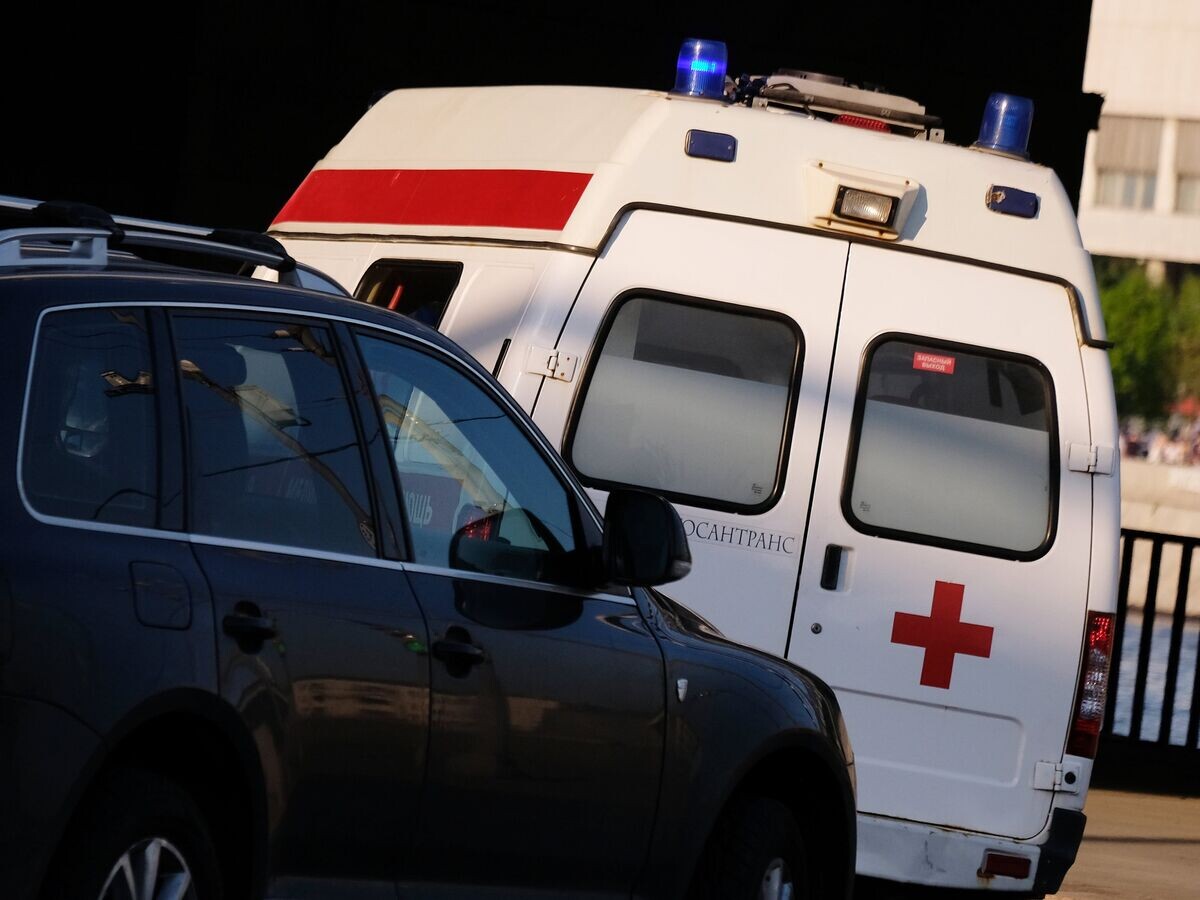    Автомобиль скорой помощи на улице Москвы© РИА Новости / Наталья Селиверстова