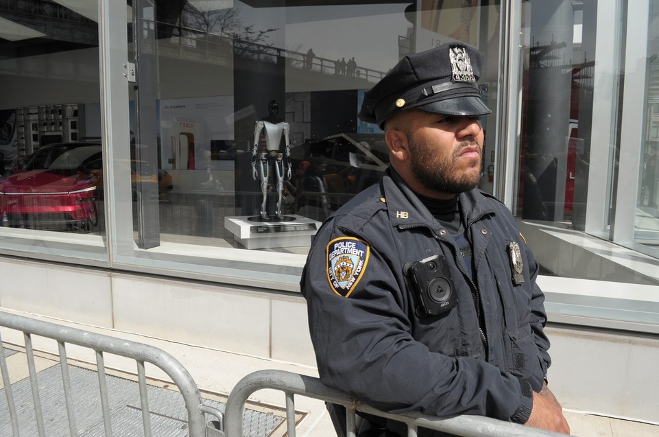    В США пропавшая 13-летняя девочка найдена в коробке GLOBAL LOOK PRESS