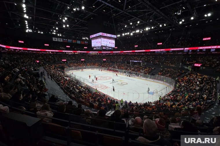     Игра прошла на «УГМК-Арене» при 12 тысячах зрителей на трибунах