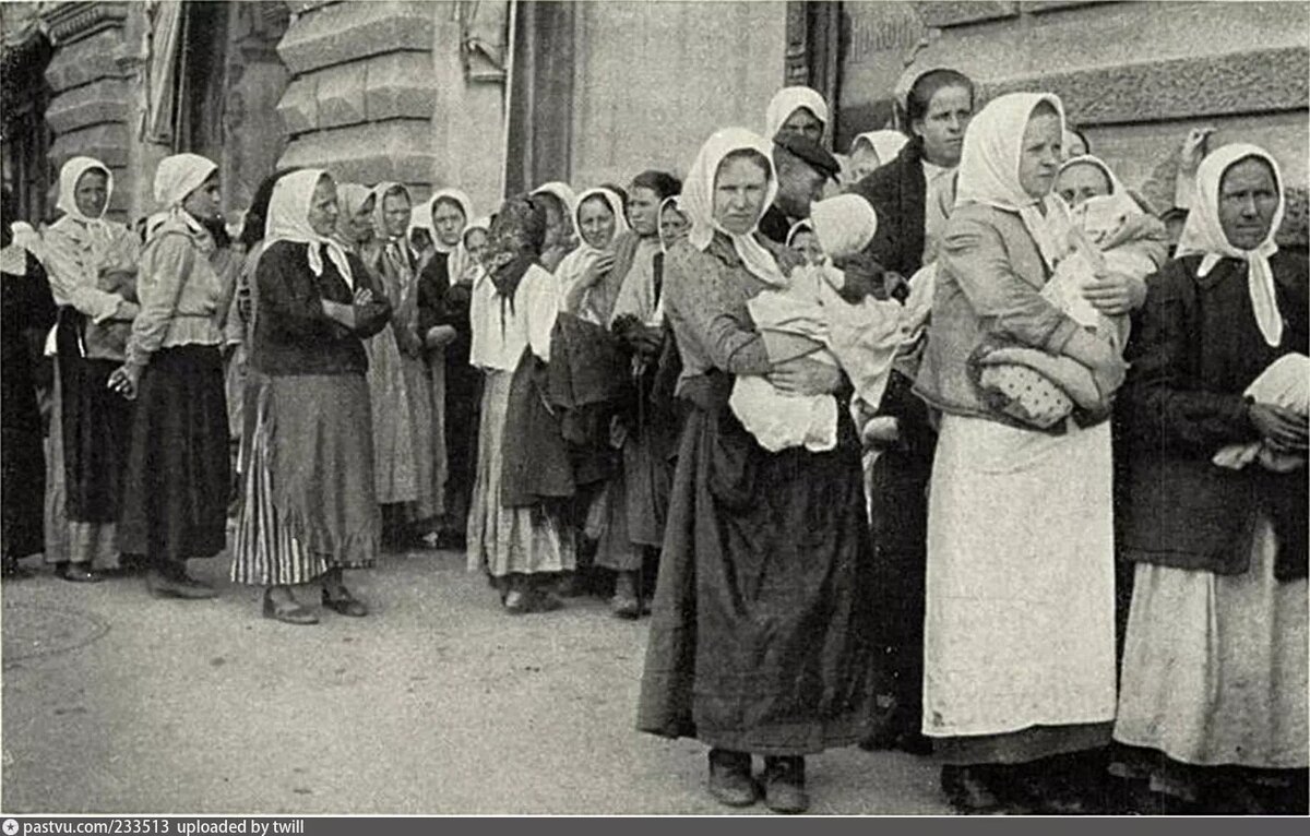 Очередь за хлебом, Петроград, 1917-18