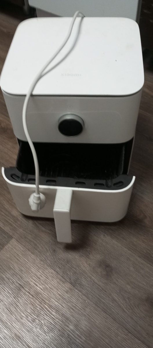 Вот так он выглядит. По виду видно долго он не проработал нет грязи и вевшевося масло на корпусе. 