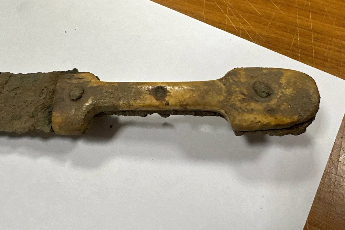    Как это оружие кавказских горцев оказалось в старом замке на границе с Финляндией - пока загадка. / t.me/lenobladminka