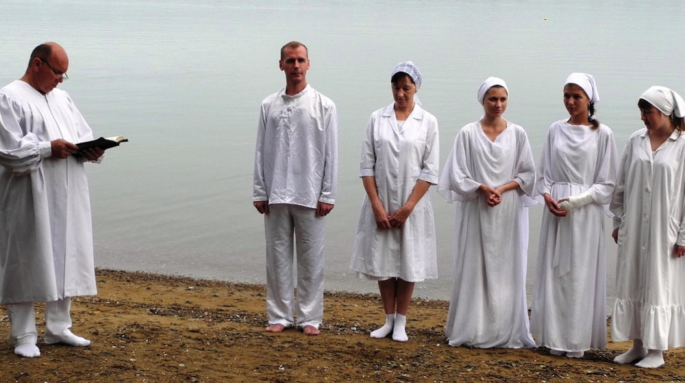    Меннониты живут среди нас и словно в другой эпохе — почему?