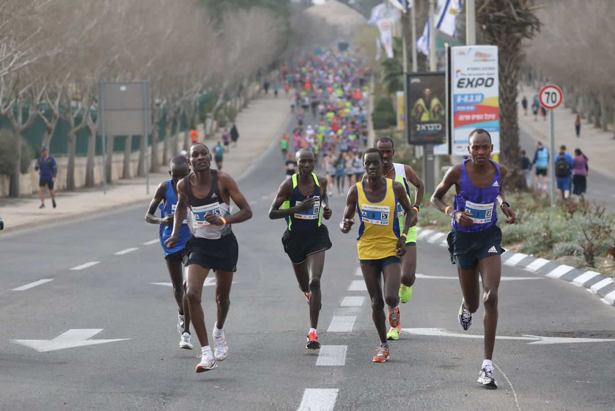 Кения на пробежке: как национальный конвейер чемпионов штампует самых быстрых бегунов мира