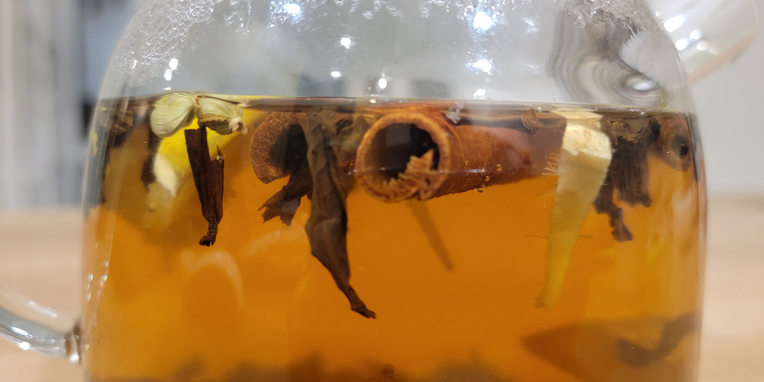 Магия согревающих чаёв: как создать уют в каждой чашке