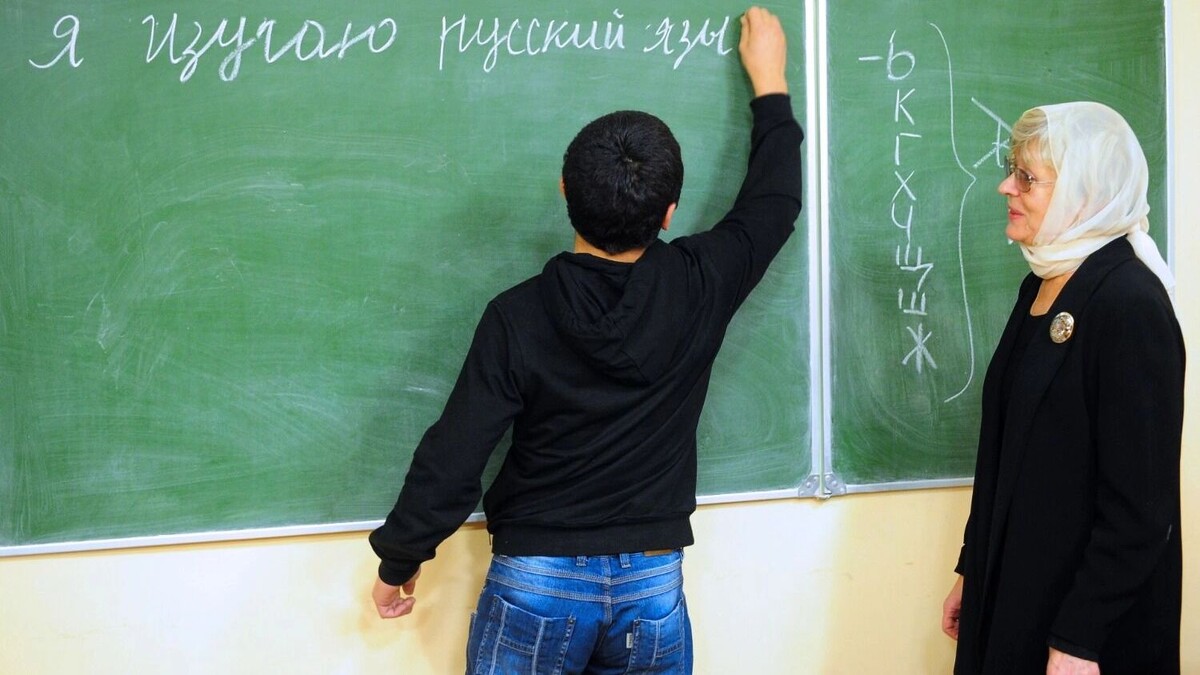 Урок русского языка в вечерней школе для трудовых мигрантов при Ярославской соборной мечети. Фото: Владимир Смирнов. ИТАР-ТАСС