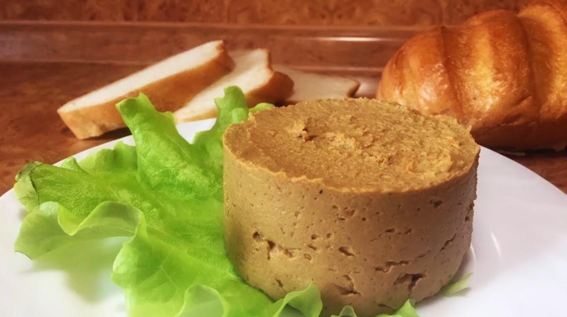 Ребята, кто попробовал у меня этот паштет, сейчас тоже не выливают масло. Даже пишут мне: ты сломал систему. И знаете, это самая приятная обратная связь, когда твой кулинарный эксперимент становится чьей-то новой привычкой.