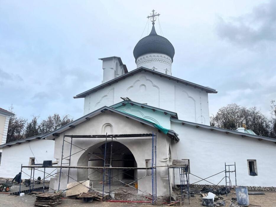 Архитектурную подсветку устанавливают вокруг церкви Николы со Усохи в Пскове
Фото: АНО «Возрождение объектов культурного наследия в городе Пскове (Псковской области)»