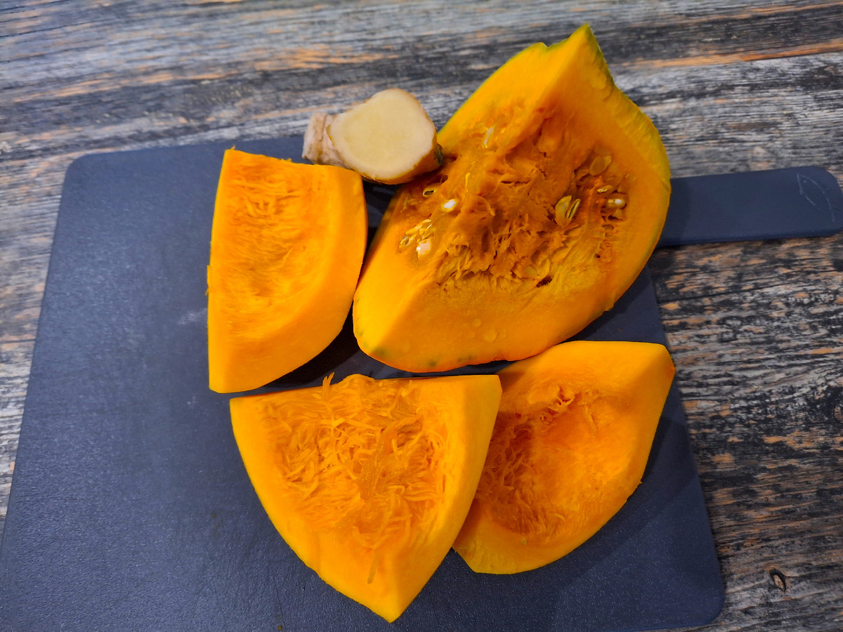 Подготовка тыквы и имбиря