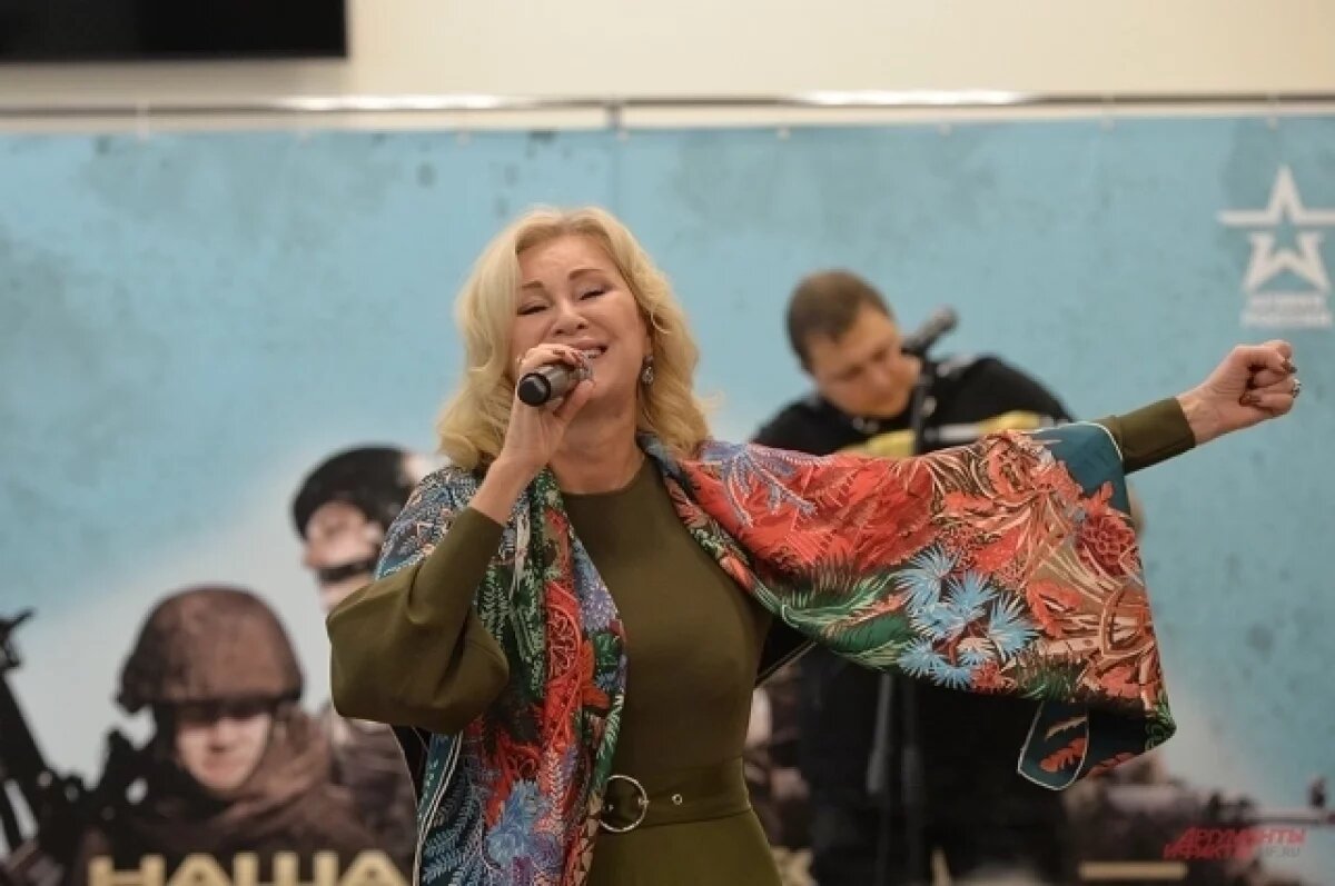    Певица Вика Цыганова раскритиковала “полуголый” модный показ в “Ленфильме”