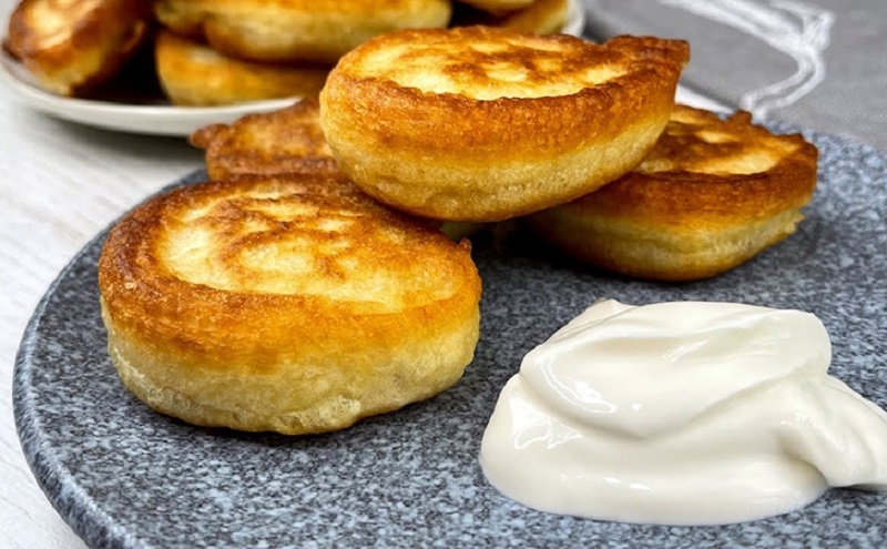 Пышные оладьи на кефире: как сделать идеальное тесто и получить отличный результат