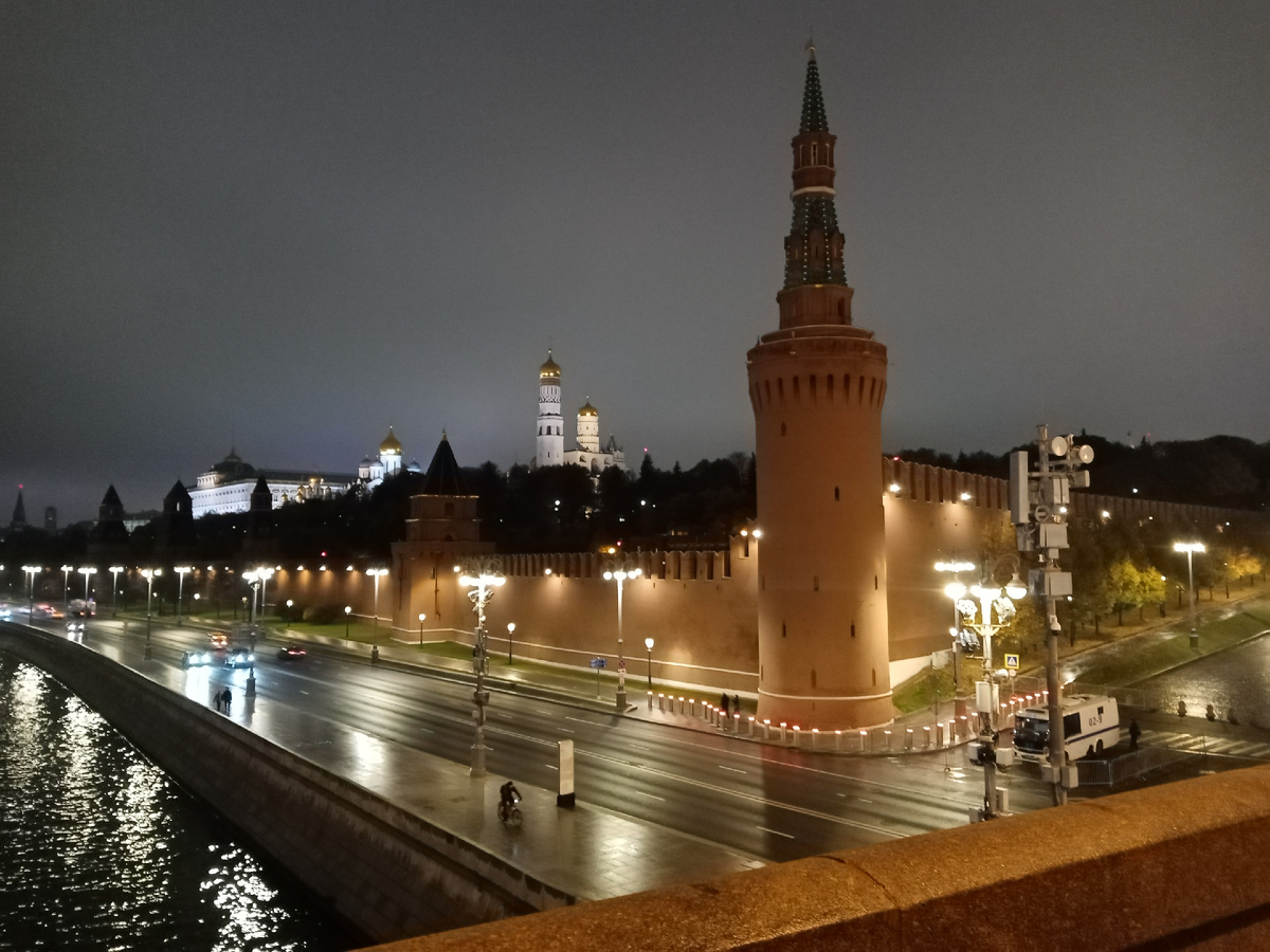 Вид на столицу с Большого Москворецкого моста (все фото автора) 