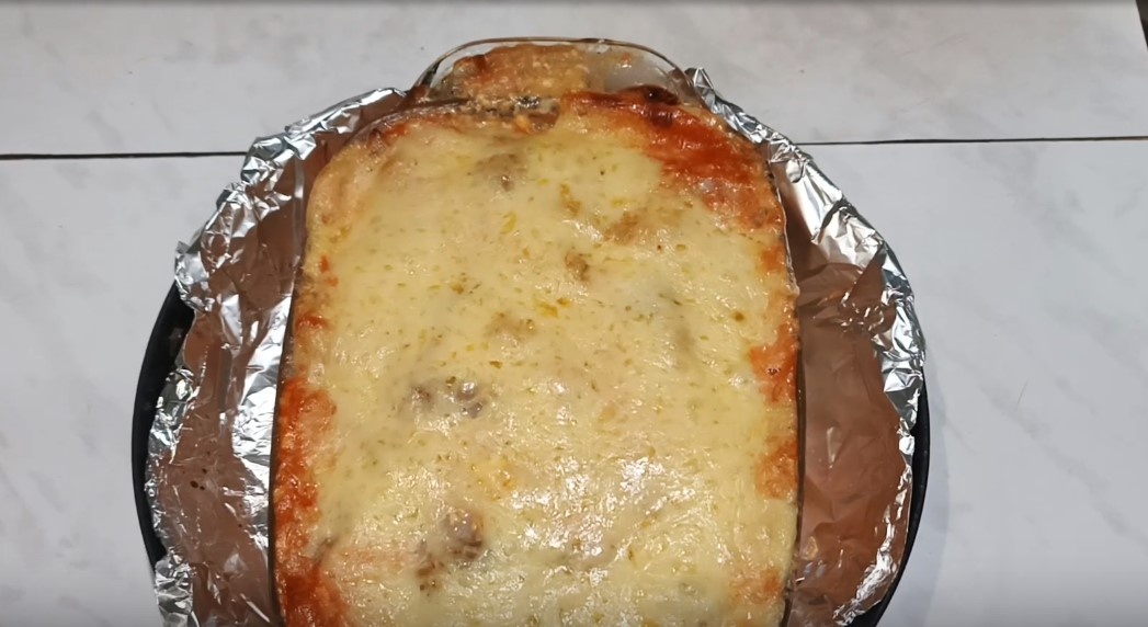 Рыбка пангасиус на подушке из свежих овощей запечёная в духовке из личного архива