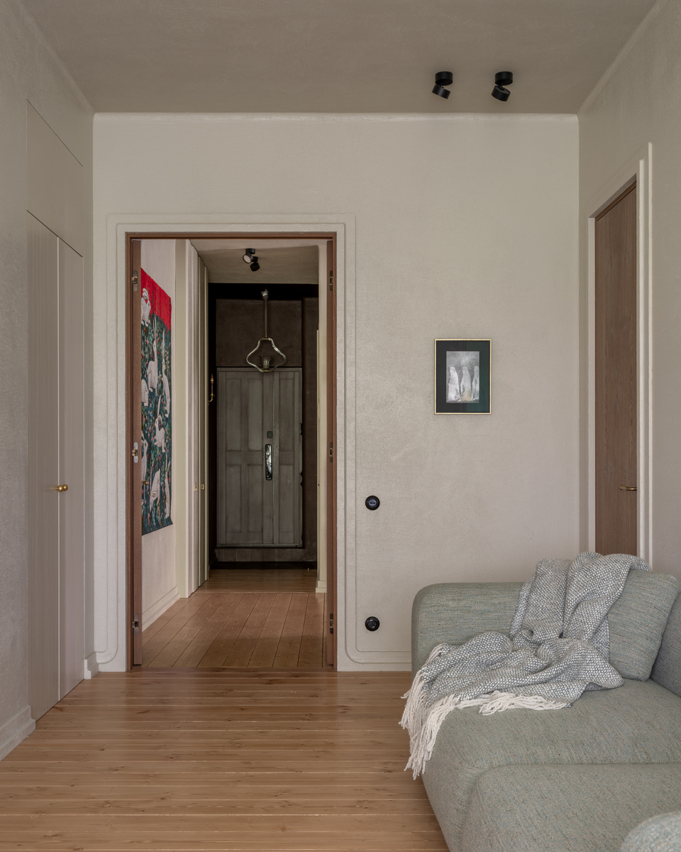 Обратный ракурс: из гостиной в сторону прихожей.