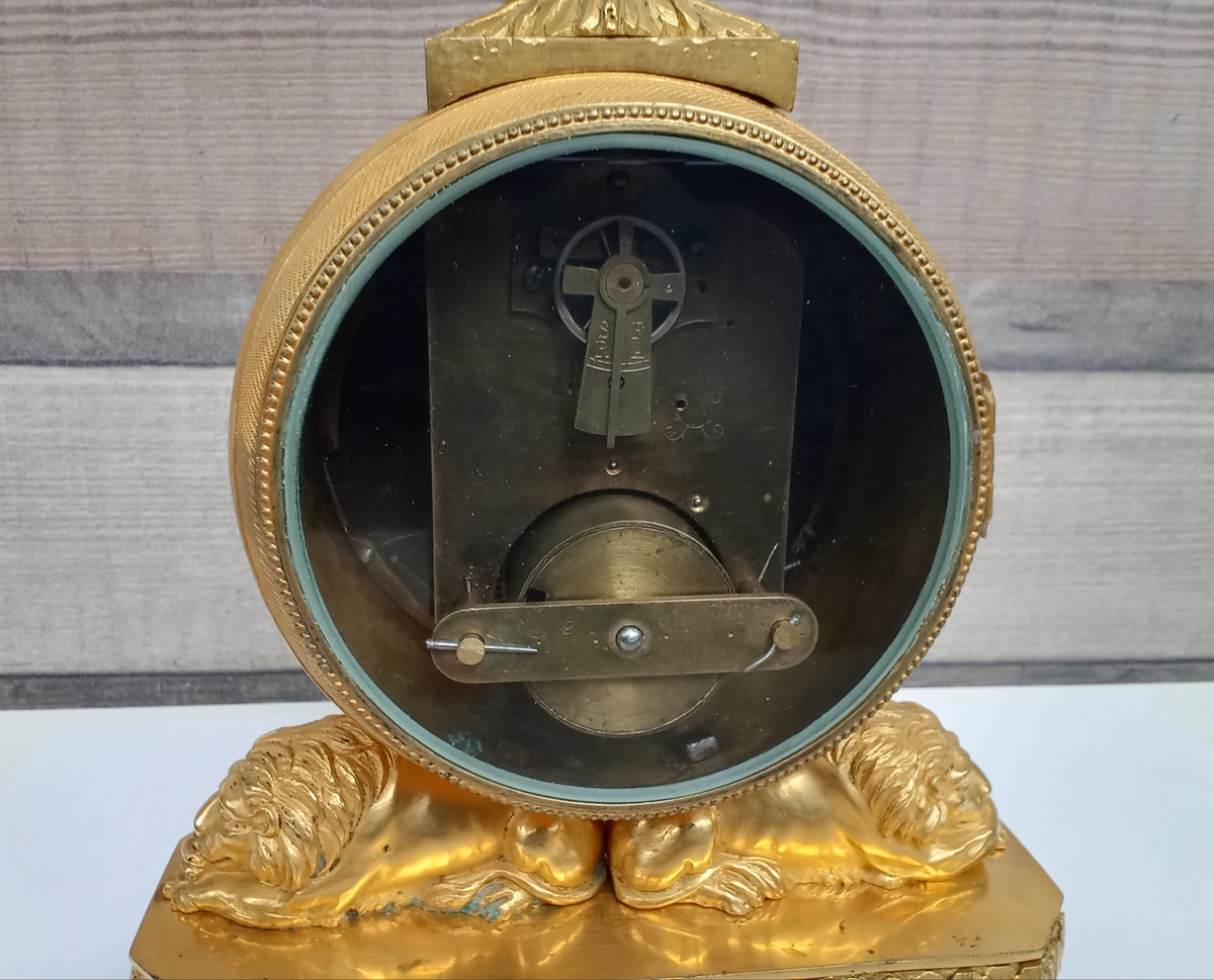 Тыльная крышка заменена на стекло уже в наши дни