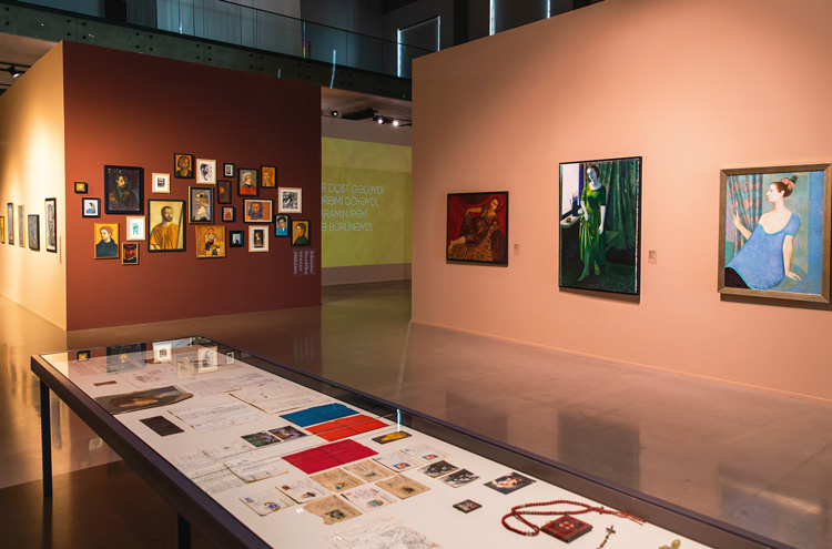 Ретроспективная выставка, посвященная Уджалу Хагвердиеву, «Разговор в присутствии». Фото: Ali Rza / Yarat