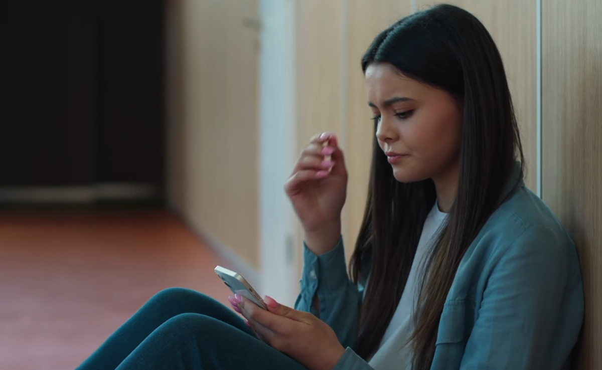 4 главных чувства: Что чувствует избегающий бывший, когда вы удаляете его из соцсетей?