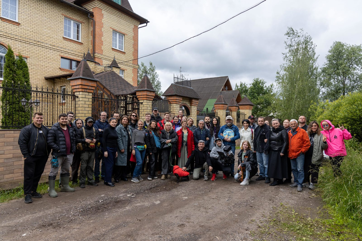 Кадр со съемочной площадки сериала "Почтальонша-2" (2025)