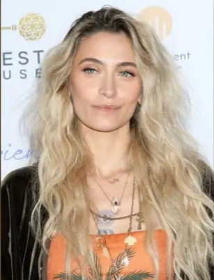 Пэрис Джексон обвинила адвокатов, представляющих интересы семьи Майкла Джексона, в хищении миллионов на фоне судебного разбирательства на сумму 400 миллионов долларов.