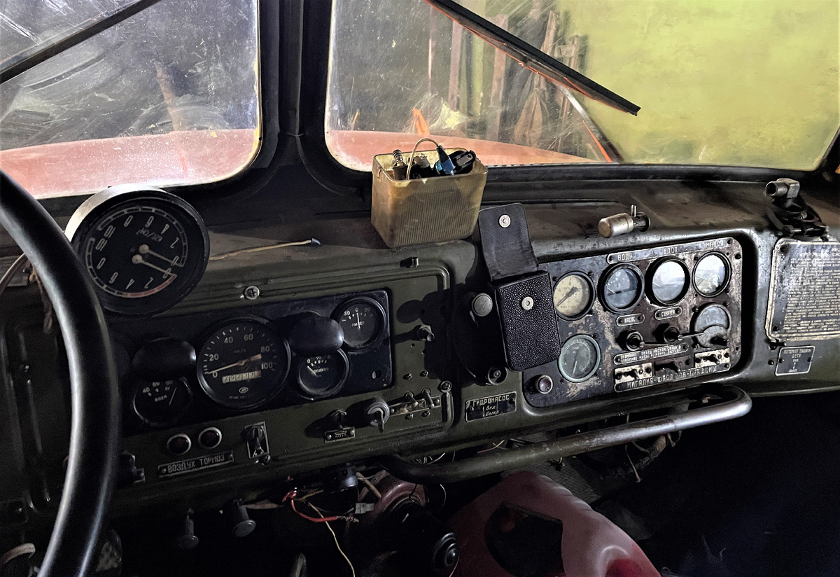 панель приборов на Урал 375