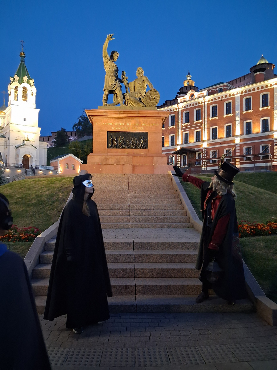 Фаролеро проводит экскурсию. Фото автора.