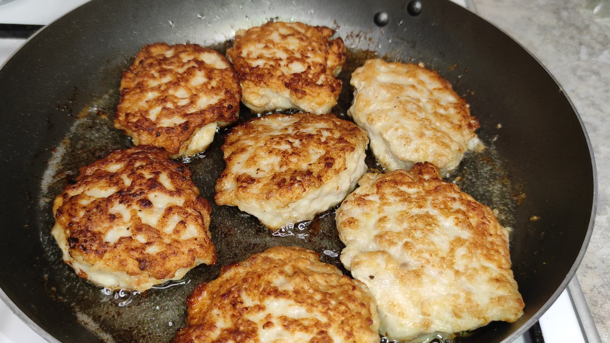 Мясные оладьи на кефире. Фото автора.