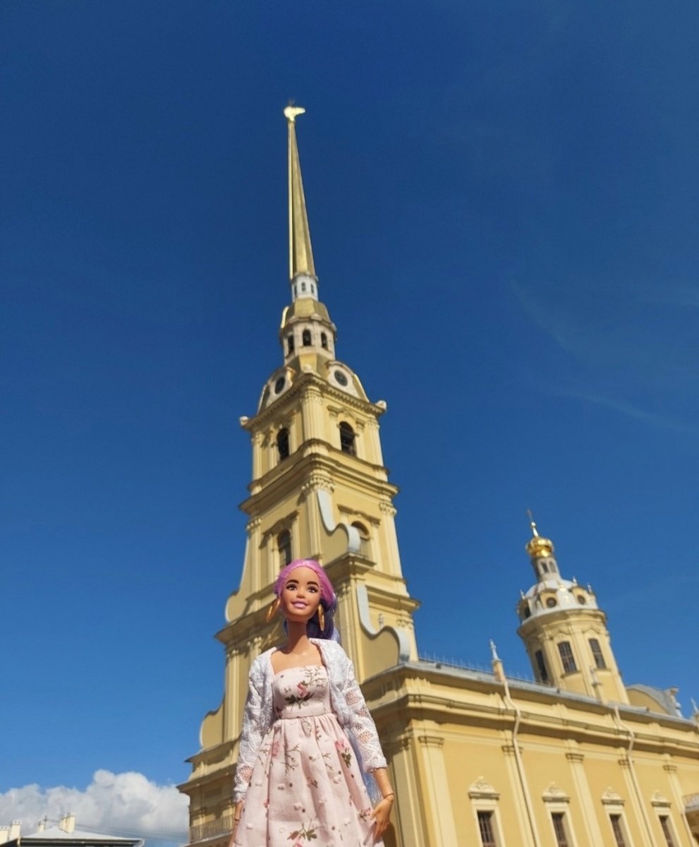 Архивная фотография. Флай на фоне Петропавловского собора и золотого Ангела на его шпиле. Фото автора канала