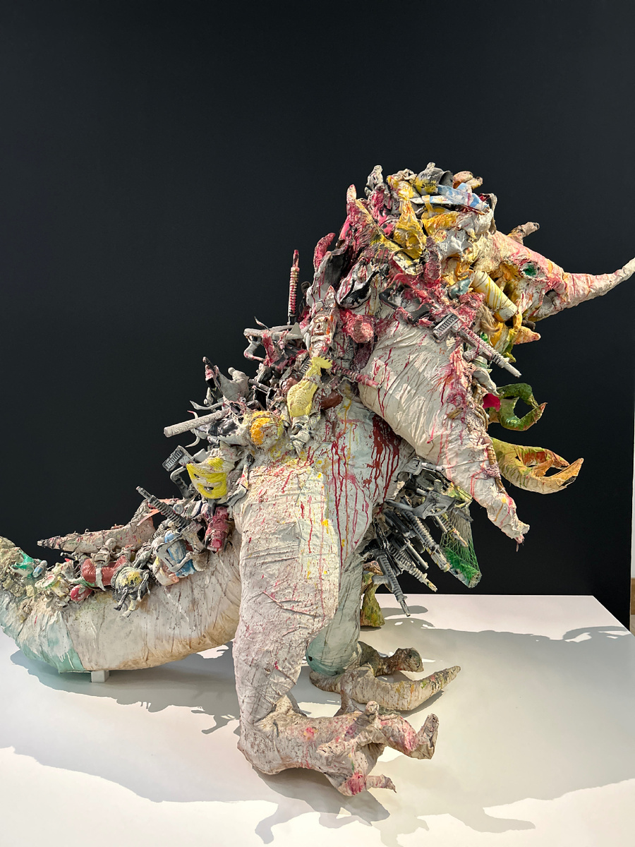 Раненое фантастический "дракон"