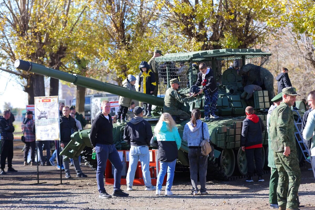 Празднование Дня народного единства на территории 102 российской военной базы (2 ноября 2025). Гюмри © Photo : Русский дом в Гюмри
