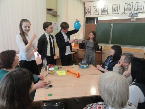    Лаборатория чудес. Фото: Е. В. Кортунова. ГБОУ СОШ №2 «ОЦ» г. Нефтегорск (Самарская обл.)